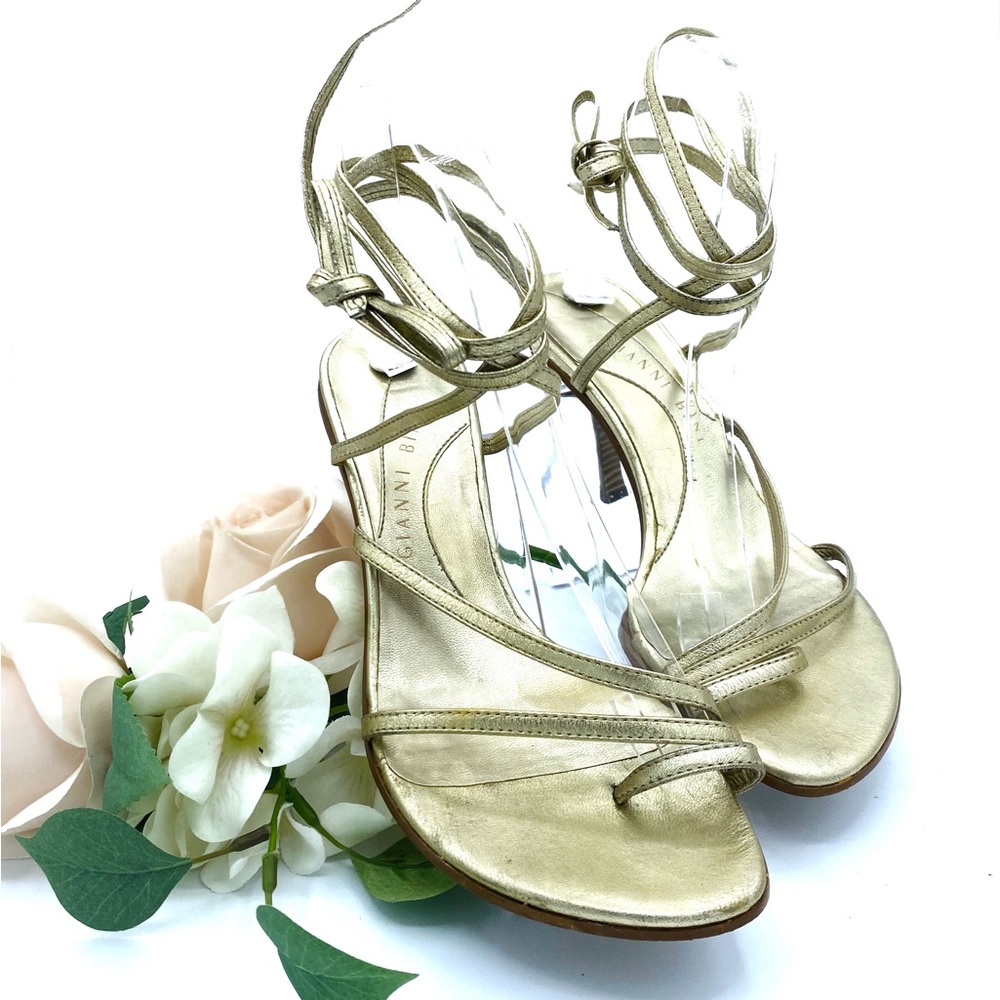 GIANNI BINI Women's Gold Wraparound Ankle Strap Sandal Wooden Heel Size 7.5